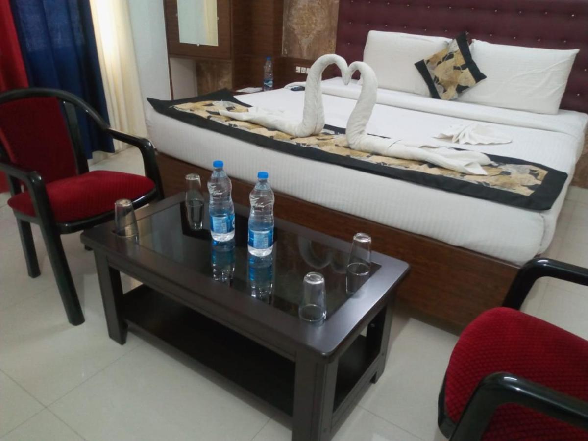 Hotel Wisdom Celebration Motihari Extérieur photo